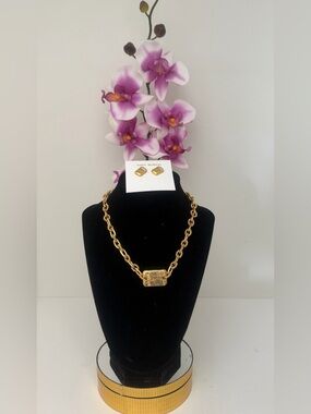OFFER-Tory Burch Authentic Necklace And  Earrings SET  New Luxurious Box Free